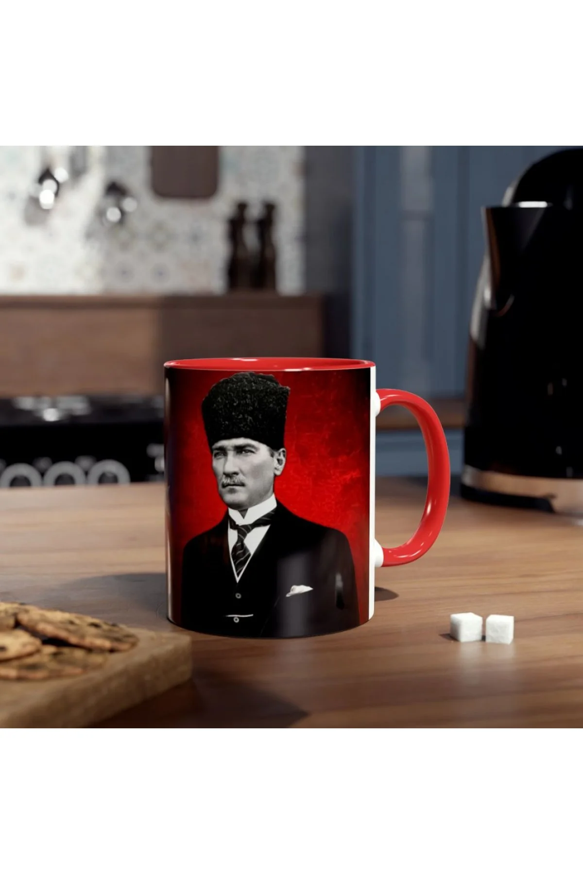 Atatürk portresi ve ay yıldız temasıyla hazırlanmış kırmızı kulplu özel tasarım kupa